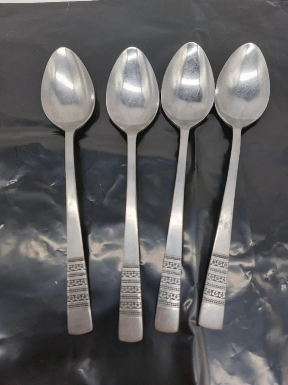 Imperial Intl IIC Stainless Dinner Spoons Lot Of 4 Piece Flatware Korea Floral